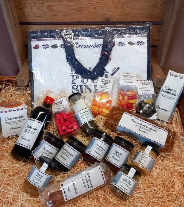 Kerstpakketten groot of klein, daarvoor moet u bij Boerderijwinkel Wim Quik zijn.